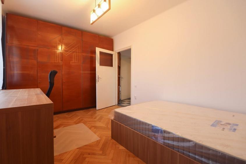 Apartament cu 3 camere decomandat, mobilat în Central