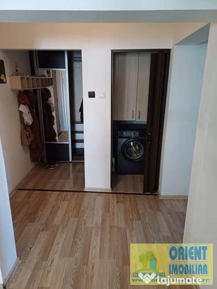 Apartament cu 3 camere decomandat, mobilat în Brătianu