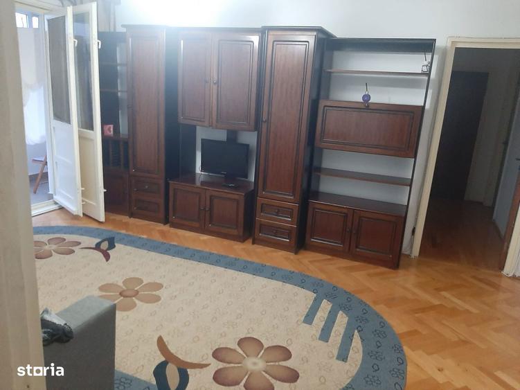 Apartament cu 3 camere semidecomandat în Drumul Taberei