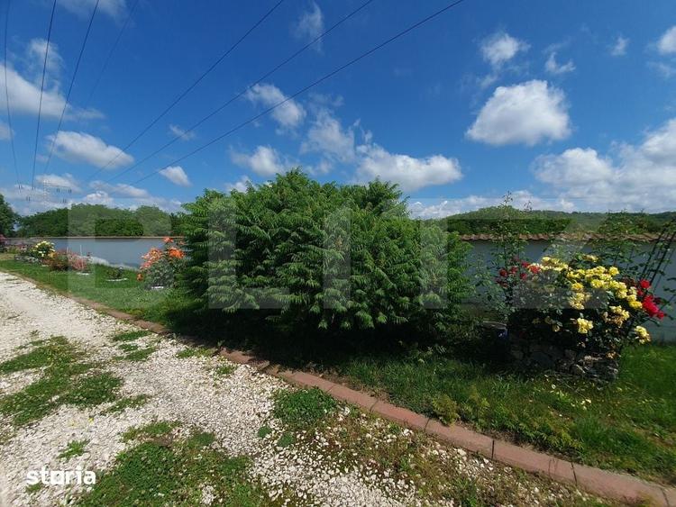 Casă cu 5 camere cu Teren 2022.35 Mp în Răzvad