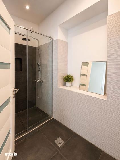 Apartament cu 4 camere în Tomis Mall