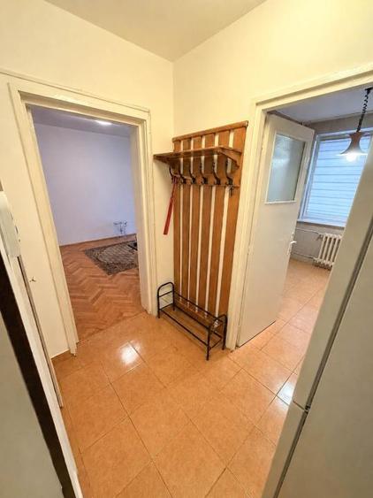 Apartament cu 2 camere semidecomandat, mobilat în Titan