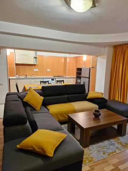 Apartament cu 2 camere semidecomandat, mobilat în Panduri