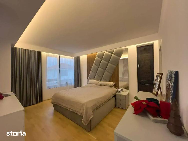 Casă cu 5 camere cu Teren 430 Mp în Mogoșoaia
