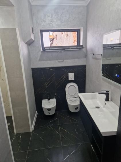 Casă individuală cu 3 camere cu Canalizare în Central
