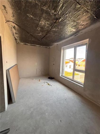 Duplex cu 4 camere cu Canalizare în Moșnița Nouă