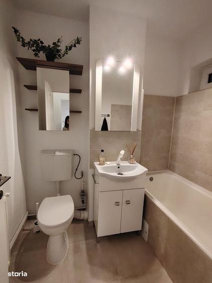 Apartament cu 3 camere în Micro 6