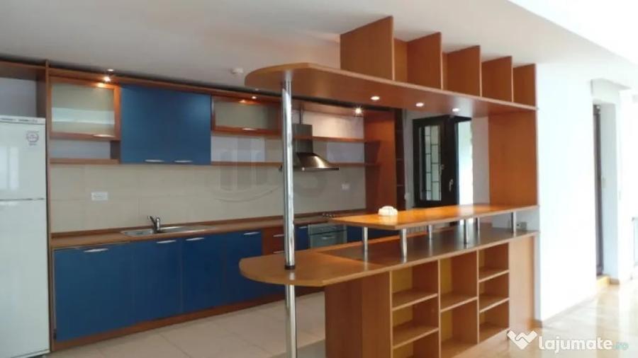Apartament cu 4 camere decomandat în Aviatorilor