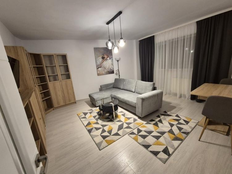 Apartament cu 2 camere decomandat, mobilat în Ultracentral