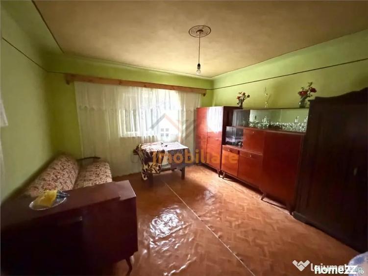 Casă cu 4 camere cu Teren 2846 Mp în Călățea