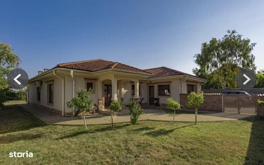 Casă cu 4 camere în Sânmihaiu Român