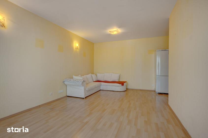 Apartament cu 4 camere decomandat în Titan