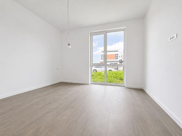 Apartament cu 2 camere semidecomandat în Moșnița Nouă