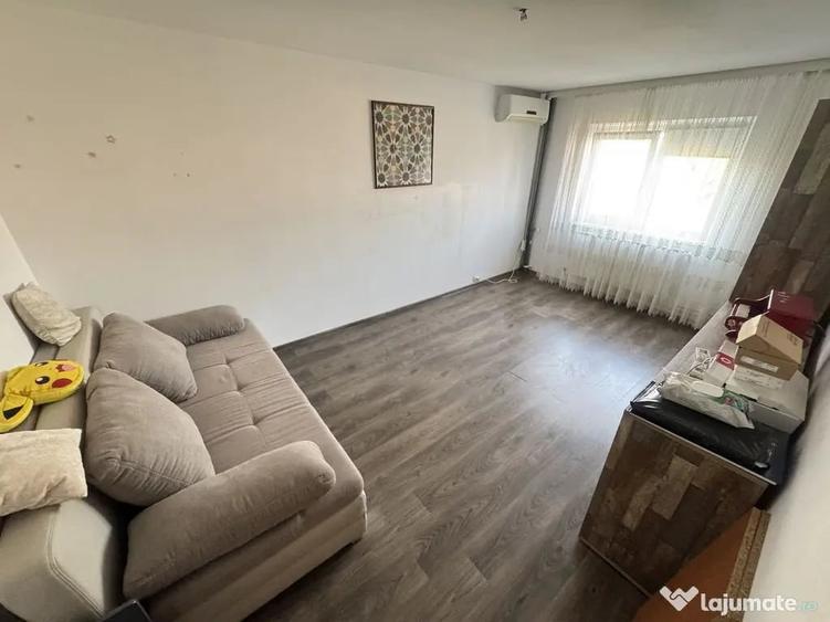 Apartament cu 2 camere decomandat în Km 5