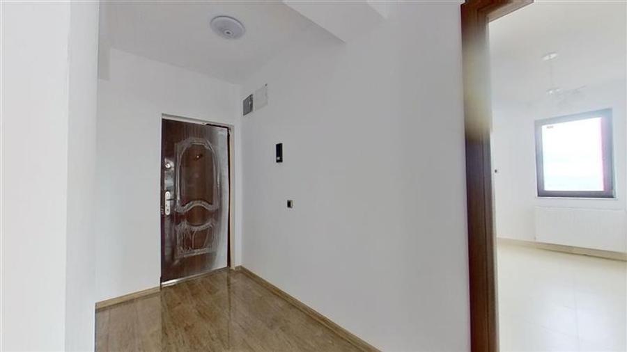 Apartament cu 3 camere decomandat, mobilat în Tractorul