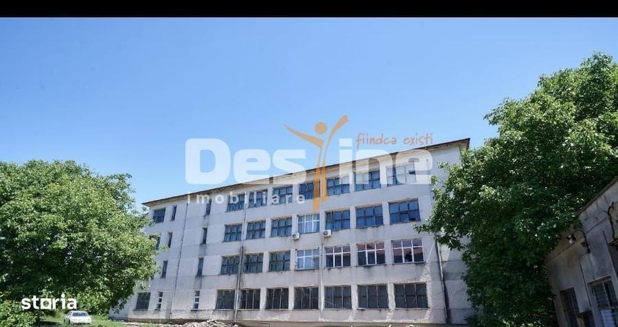 Spațiu comercial, de 2,621 mp, în Spital