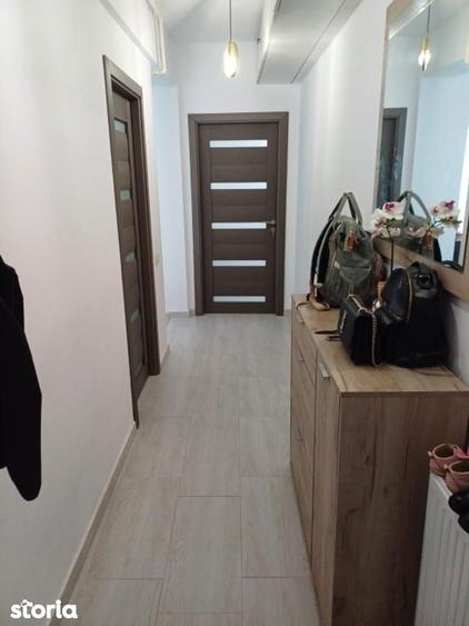 Apartament cu 2 camere semidecomandat în Valu lui Traian