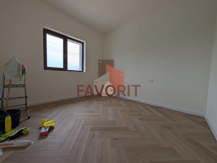 Duplex cu 3 camere cu Canalizare în Sânandrei