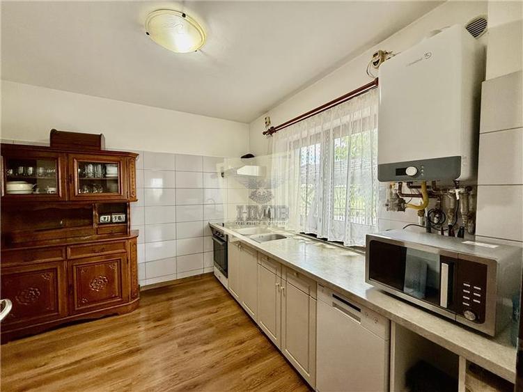 Casă individuală cu 5 camere cu Teren 377 Mp în Tineretului