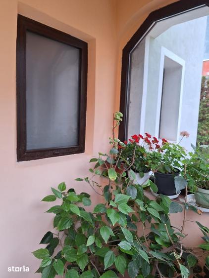 Casă cu 5 camere cu Teren 280 Mp în Central