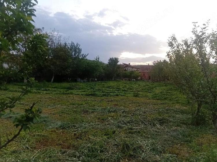 Casă cu 2 camere cu Teren 1400 Mp în Nădășelu