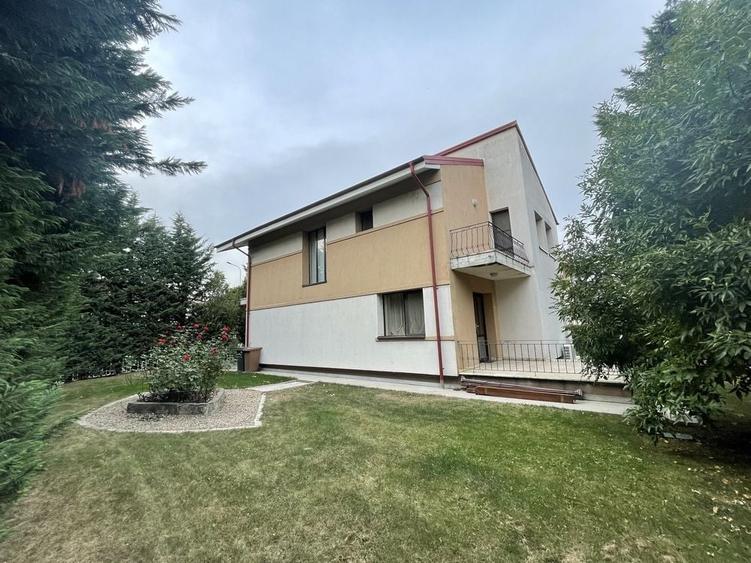 Casă cu 4 camere cu Teren 506 Mp în Lacu
