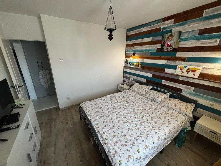 Apartament cu 3 camere decomandat în Buzaului