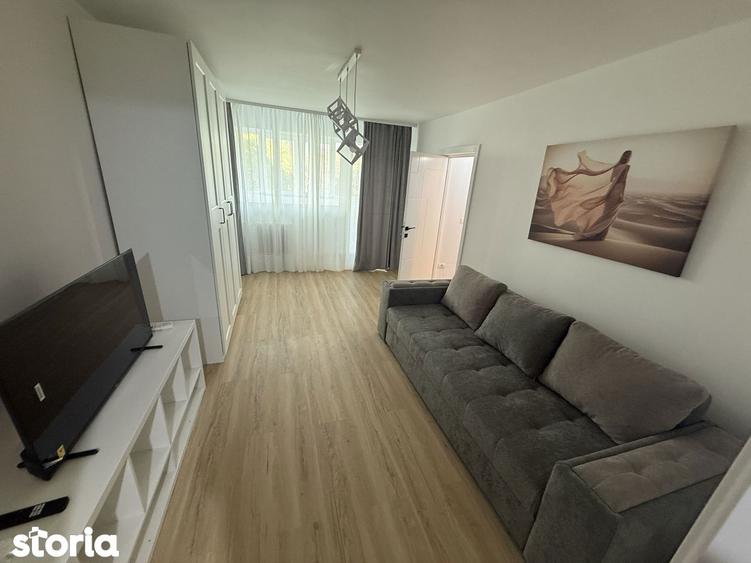 Apartament cu 3 camere semidecomandat, mobilat în Colentina