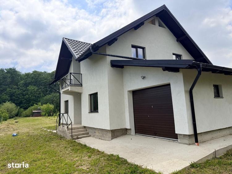 Casă cu 4 camere cu Teren 200 Mp în Dărmănești
