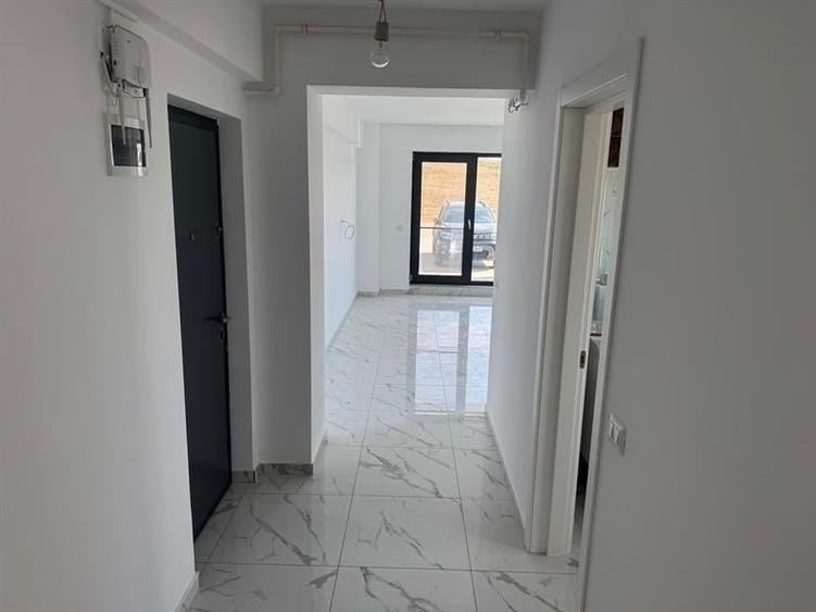 Apartament cu 2 camere decomandat în Calea București