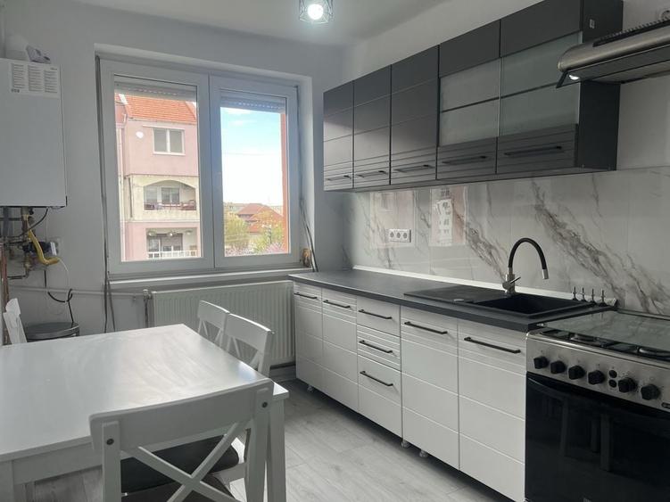 Apartament cu 2 camere decomandat în Central