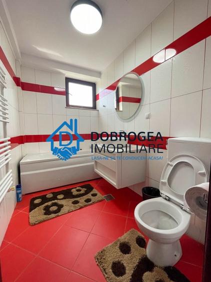 Casă individuală cu 8 camere cu Canalizare în Vest