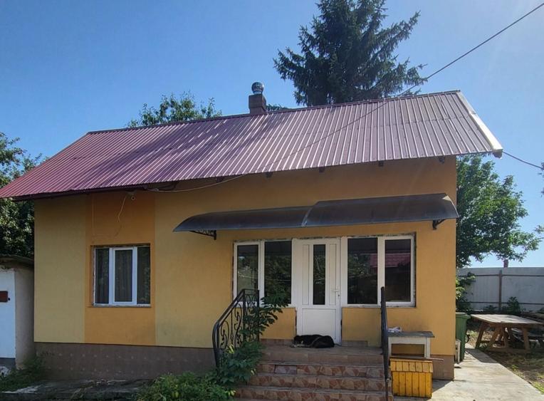 Casă cu 4 camere în Zvoriștea