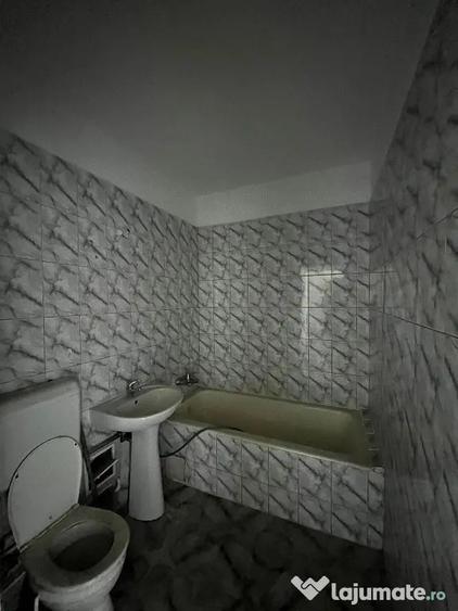 Apartament cu 2 camere semidecomandat în Clăbucet