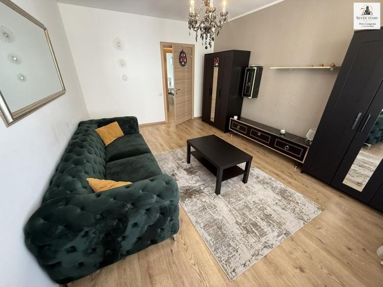 Apartament cu 10 camere, mobilat în Parcul Carol