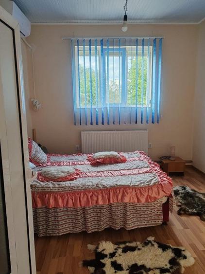 Casă cu 4 camere cu Teren 4800 Mp în Crețești