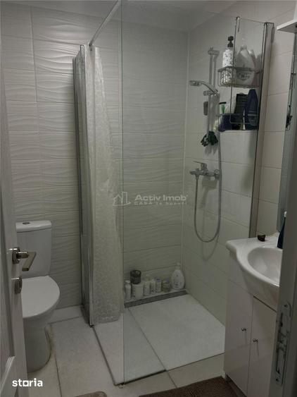 Casă cu 5 camere cu Teren 500 Mp în Crevedia