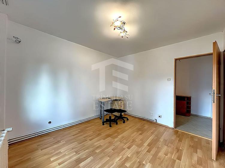 Apartament cu 3 camere semidecomandat în P-ța Gorjului