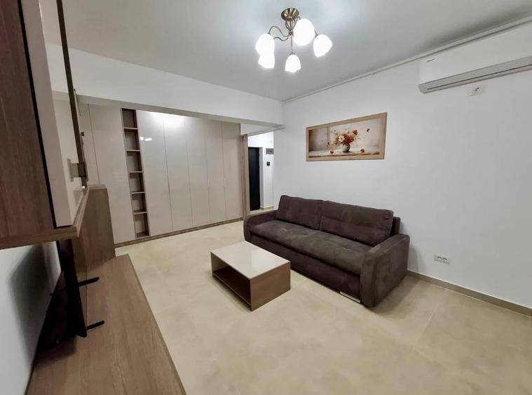 Apartament cu 2 camere decomandat în Apărătorii Patriei