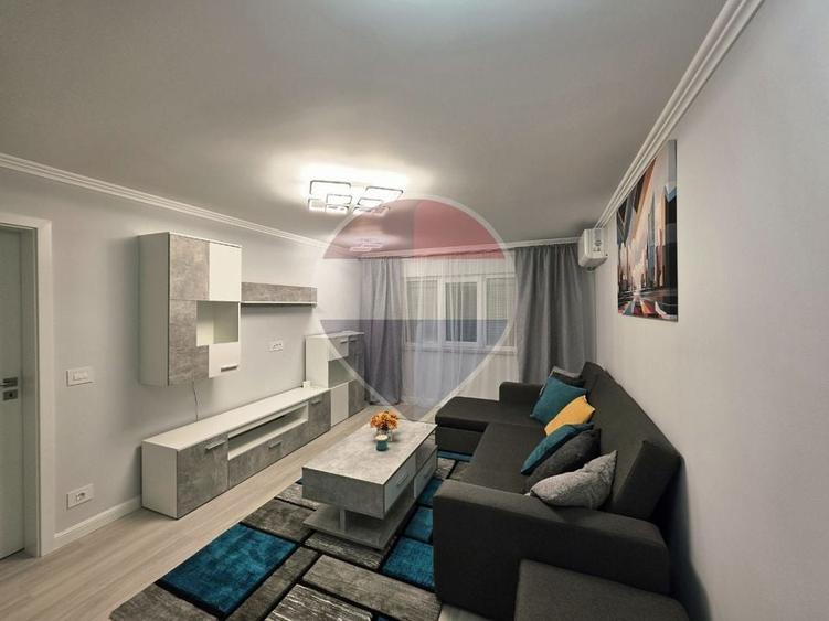 Apartament cu 2 camere semidecomandat, mobilat în Micălaca