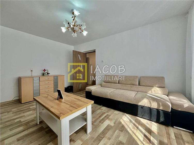 Apartament cu 2 camere decomandat în Central