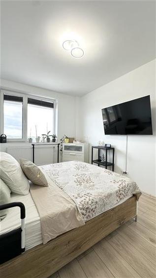 Apartament cu 2 camere decomandat, mobilat în