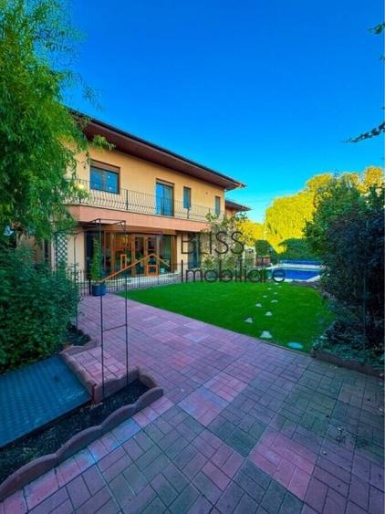 Vilă 8 camere cu piscină solară, garaj dublu și grădină - 2