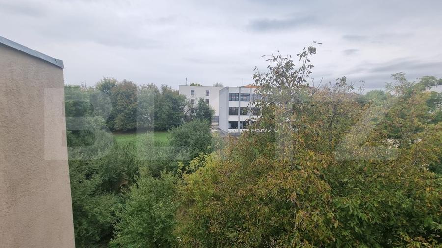 Apartament cu 4 camere semidecomandat, mobilat în Mănăștur
