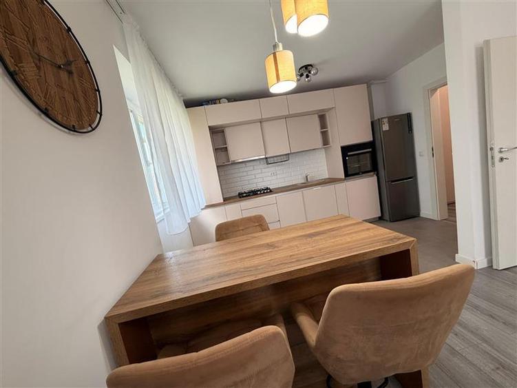 Apartament cu 2 camere decomandat în Albert
