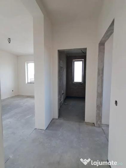 Casă cu 5 camere cu Teren 601 Mp în Central
