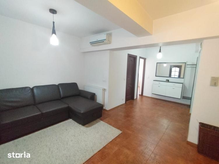 Apartament cu 3 camere în Calea București