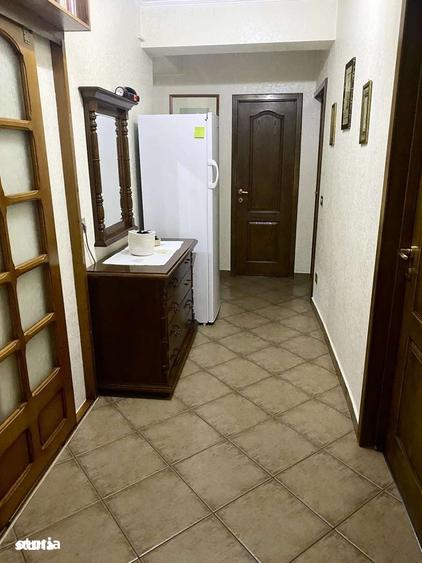 Apartament cu 3 camere decomandat în Ultracentral