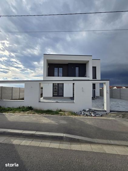 Casă cu 4 camere cu Teren 620 Mp în Sânmartin