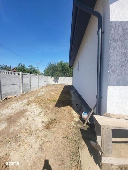 Casă cu 5 camere cu Teren 250 Mp în Central